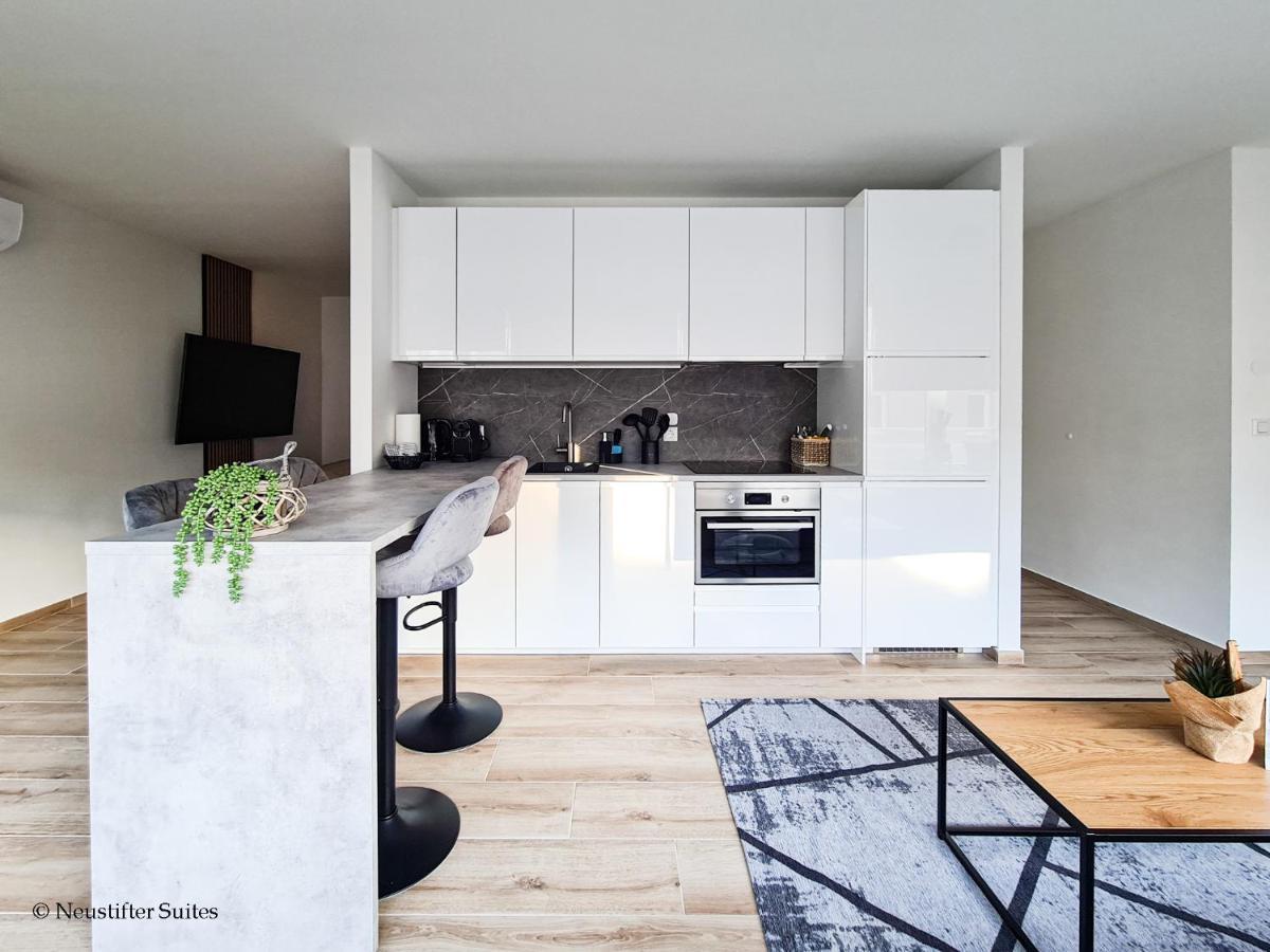 St Antoni Suite2 Stilvolle Ferienwohnung Mit Parkplatz In Eisenstadt Dış mekan fotoğraf